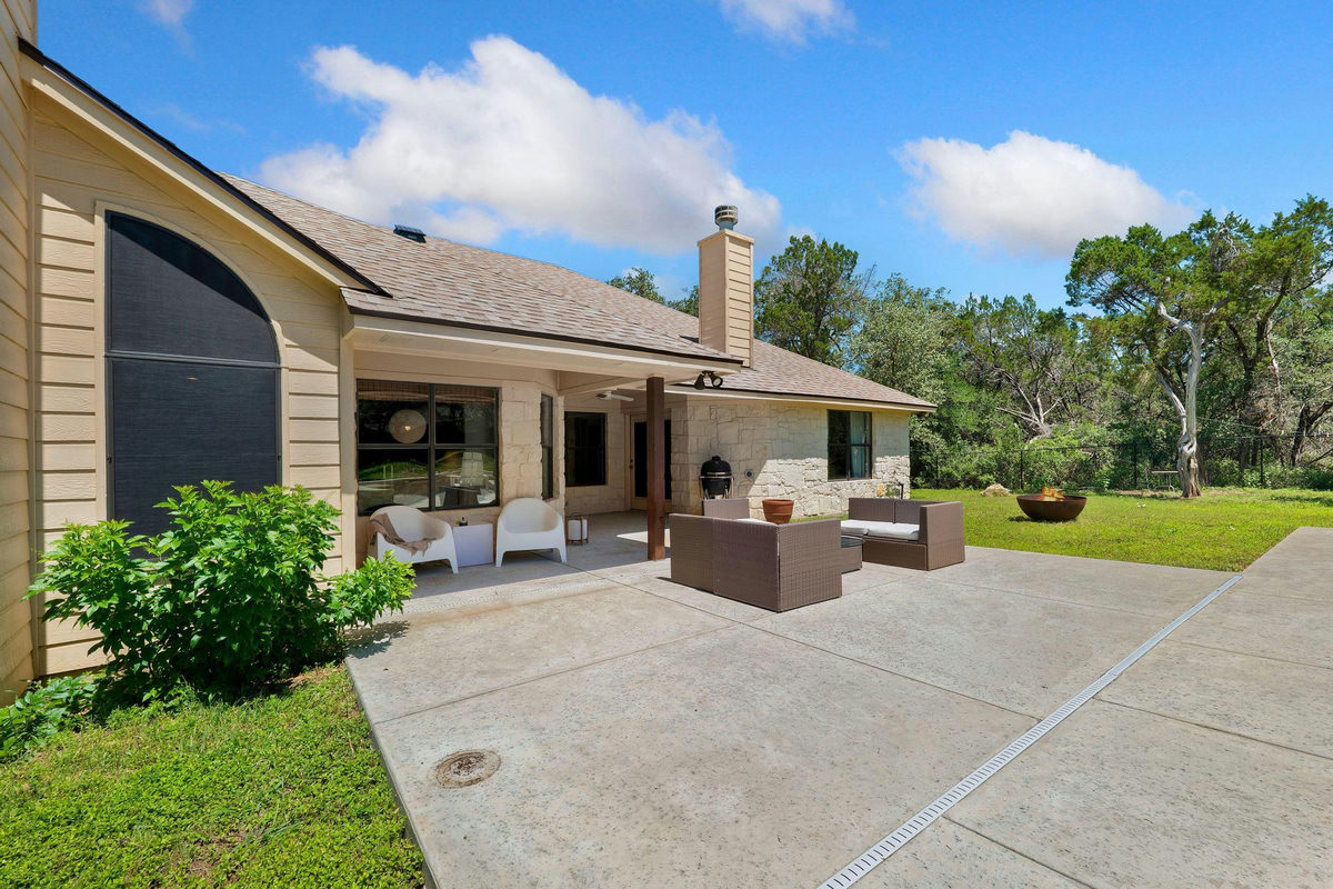 105 N Laurelwood Dr — photo 3