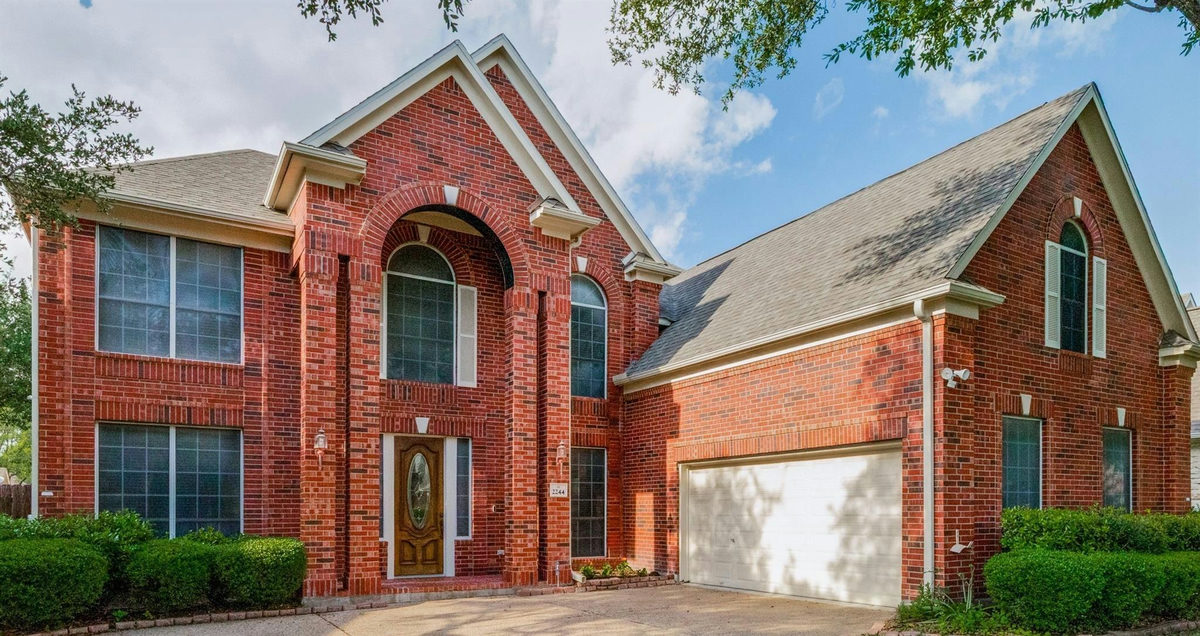 2244 Fernspring Dr — exterior