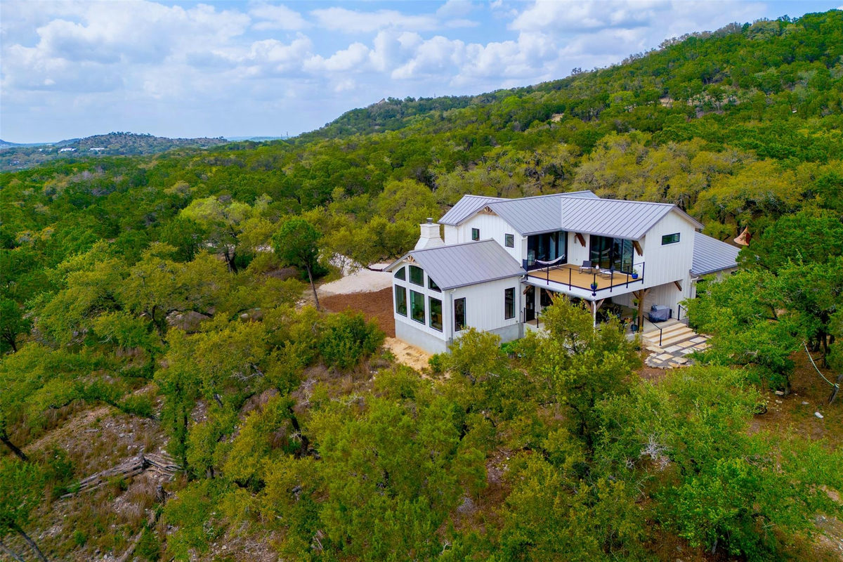 540 Casey Ln — photo 2
