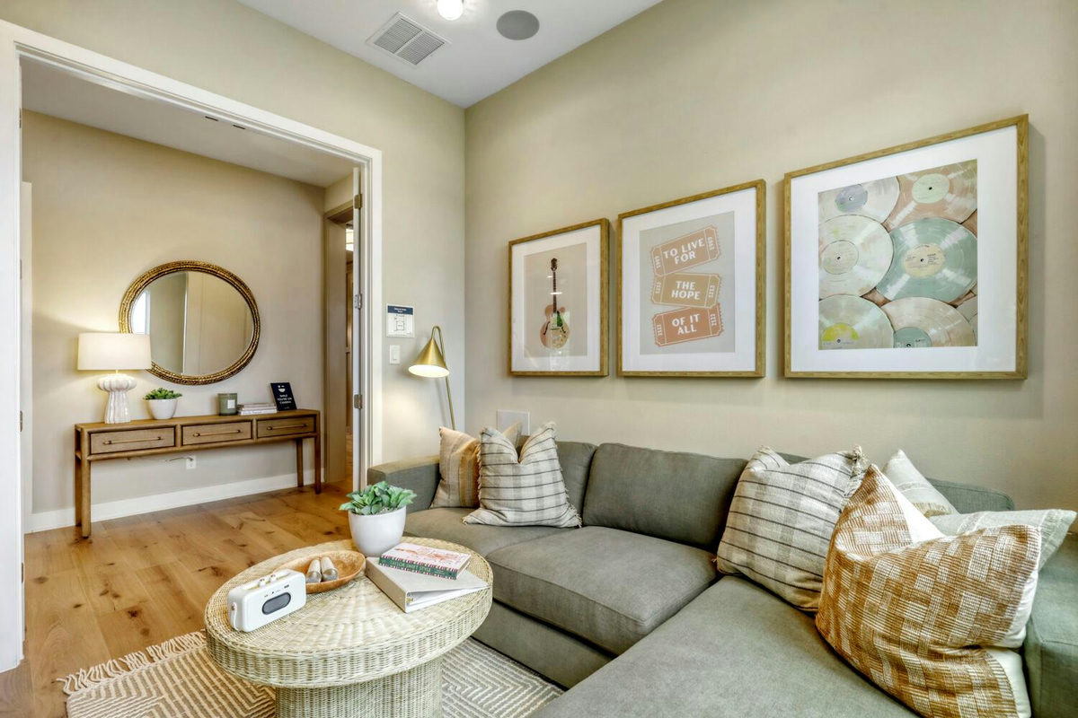 2319 Fielder Dr — photo 2