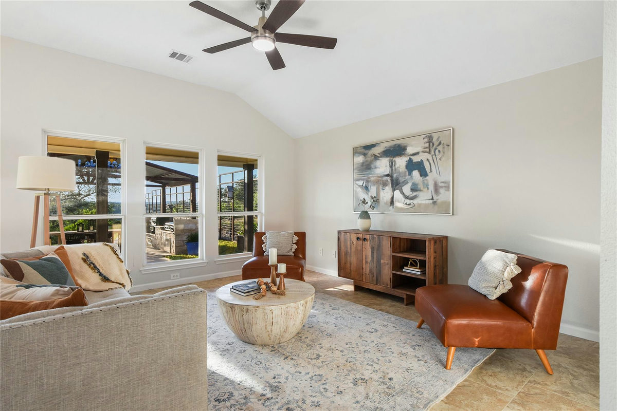 1104 Cliffview Dr — photo 5