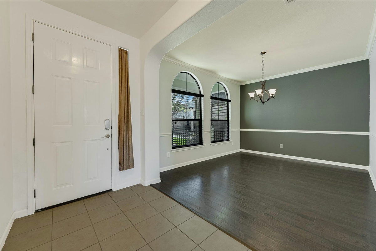 128 W Adelanta Pl — photo 2