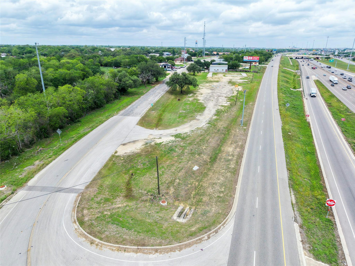 505 S Old Hwy 81 — photo 4