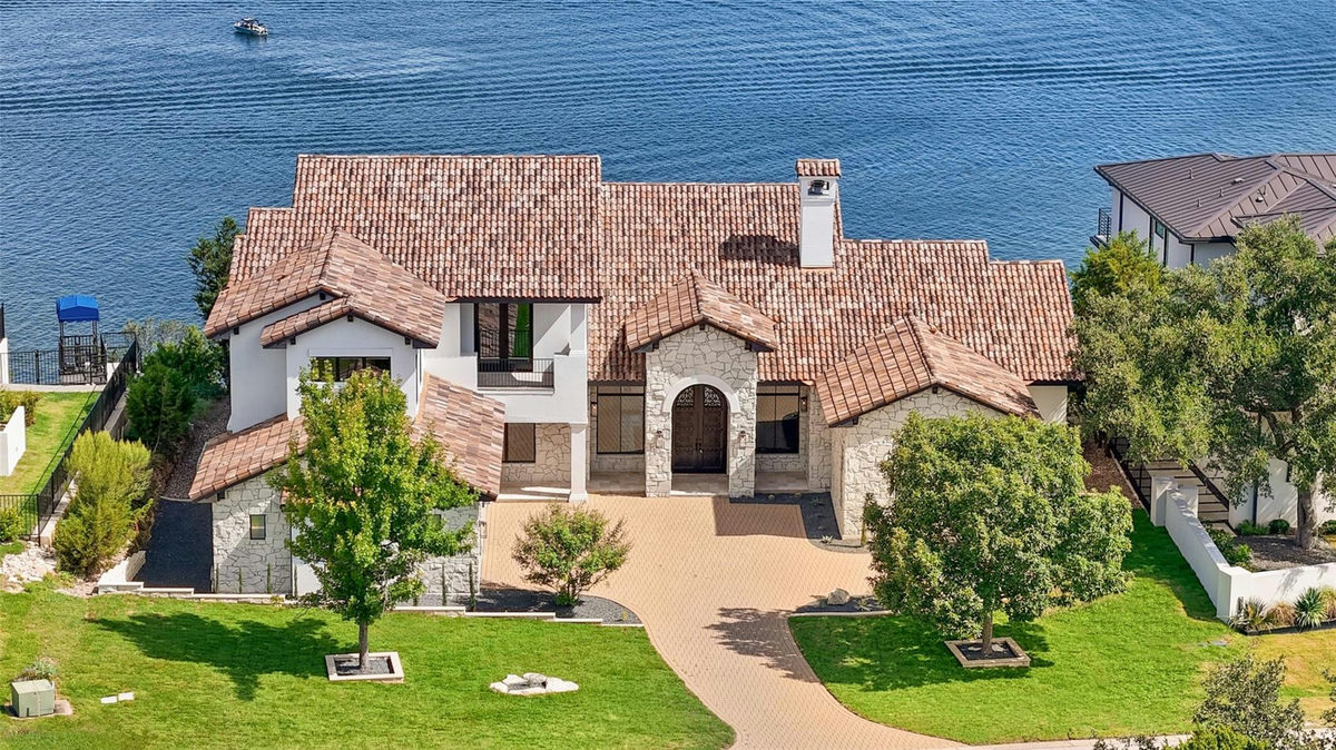 1208 Watercliffe Dr — exterior