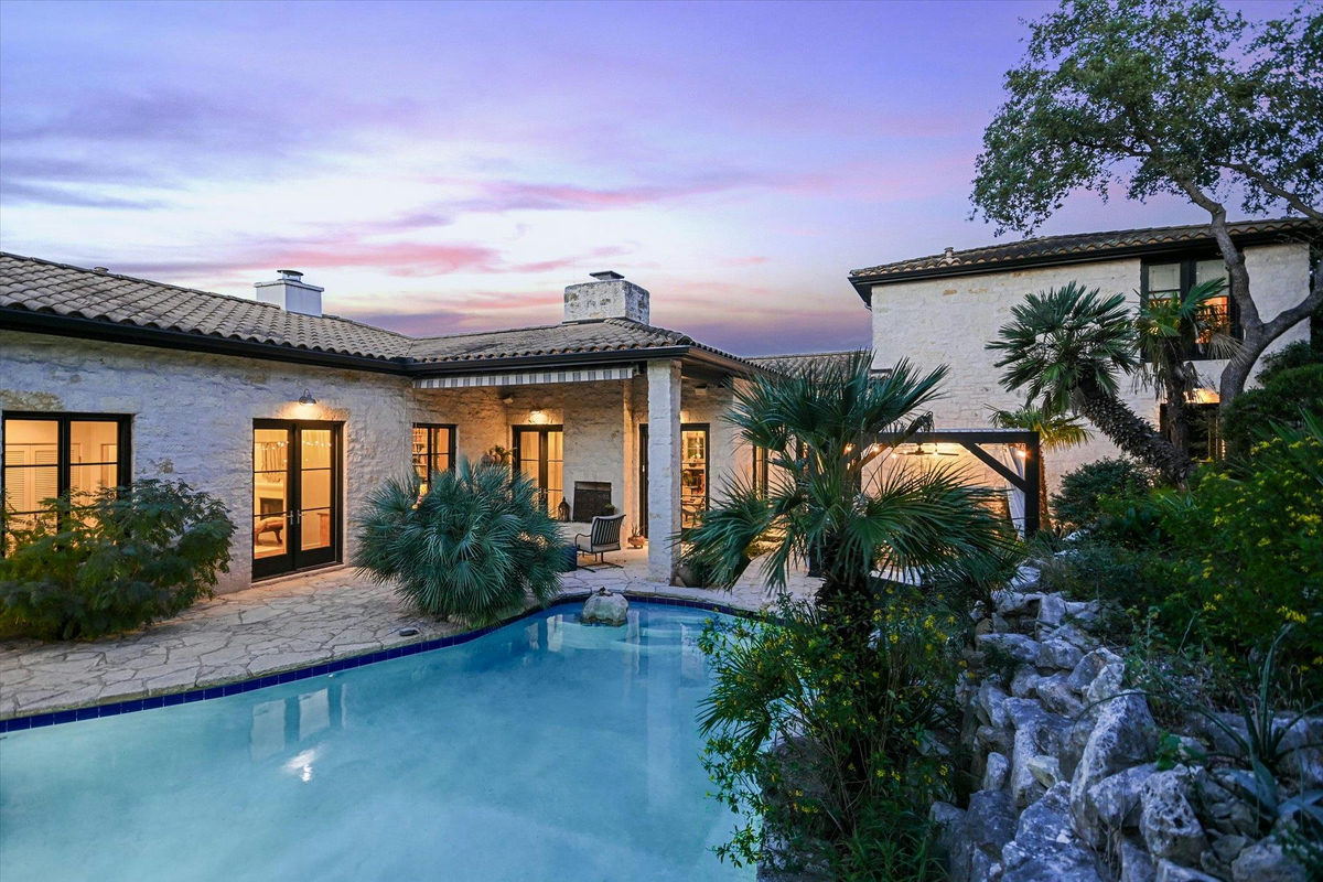 698 Windsong Trl — exterior