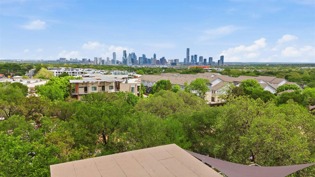 2608 Del Curto Rd #3 — photo 3