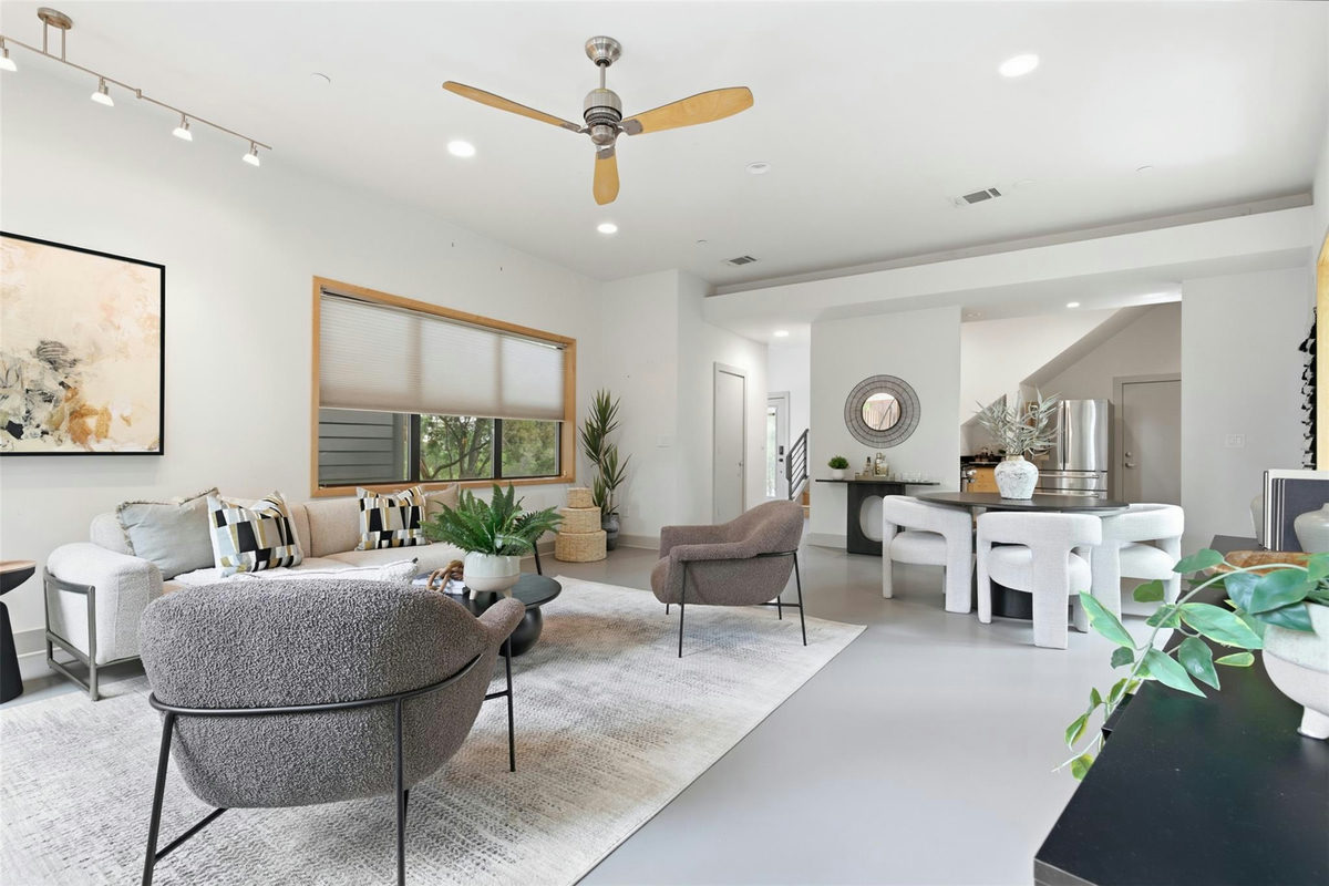 2608 Del Curto Rd #3 — photo 4