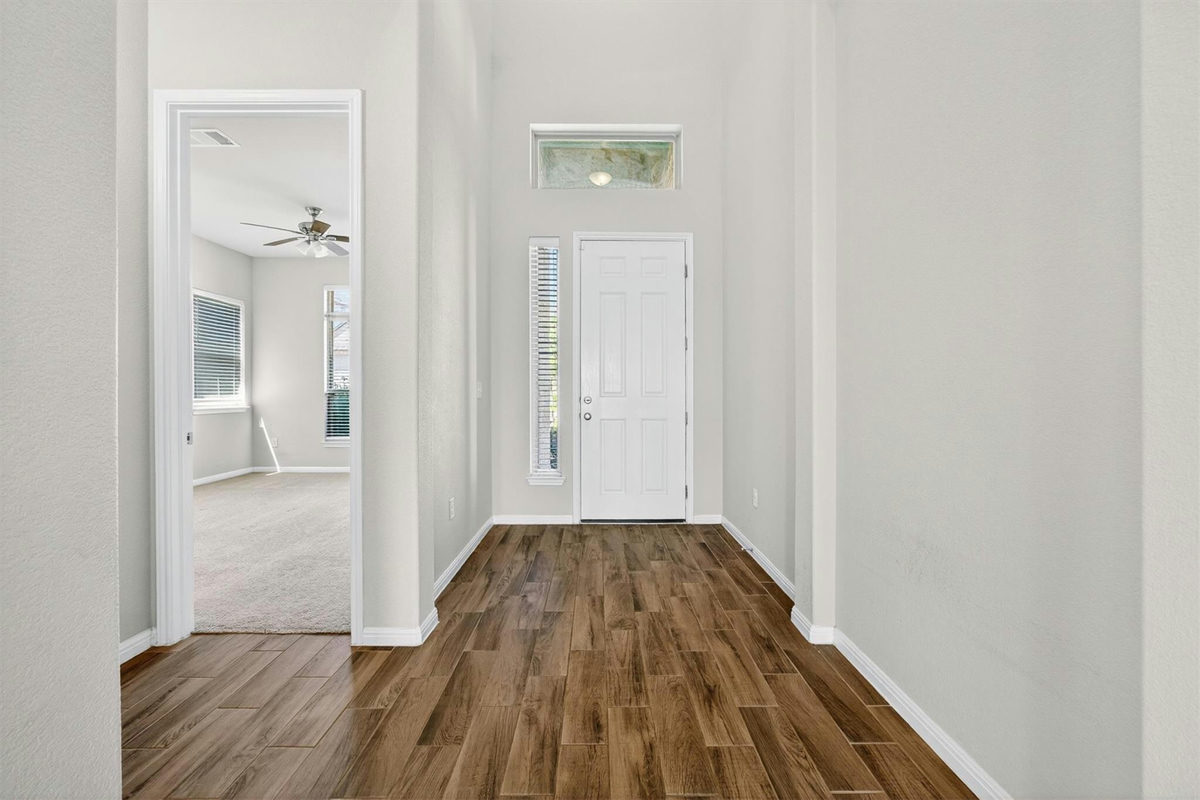 810 Clearwell St — photo 4