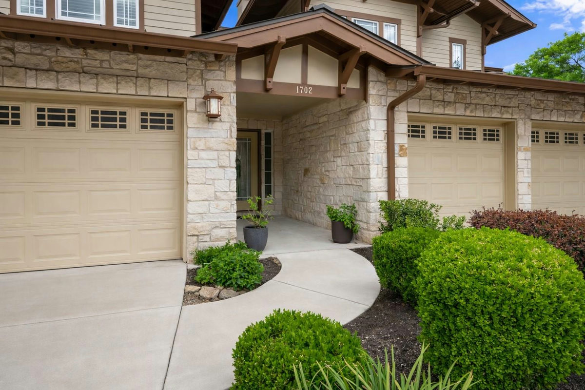 2930 Grand Oaks Loop #1702