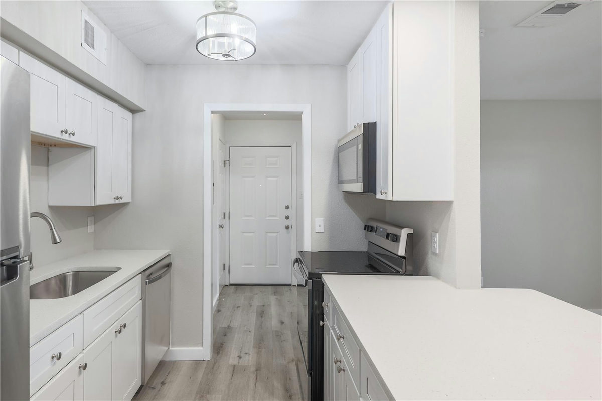 2201 Mission Hill Cir — photo 5