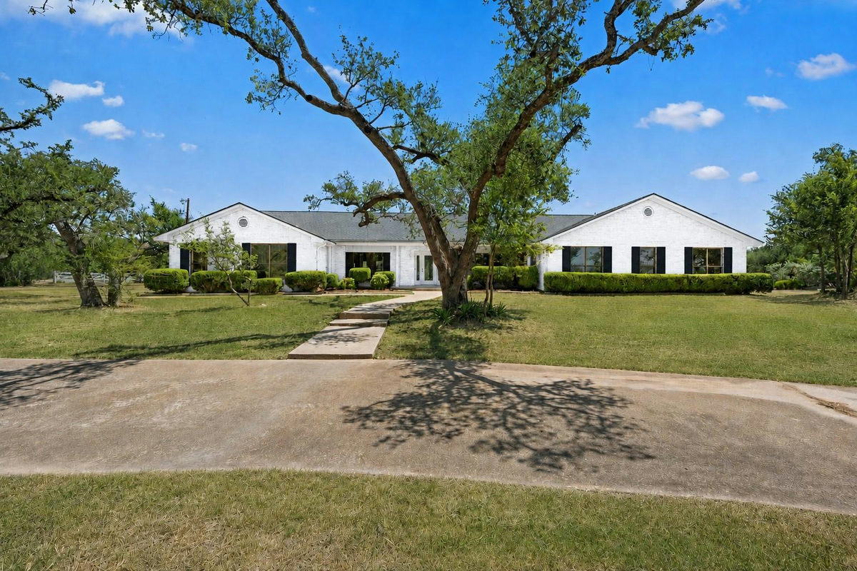 1501 Woods Loop — photo 4