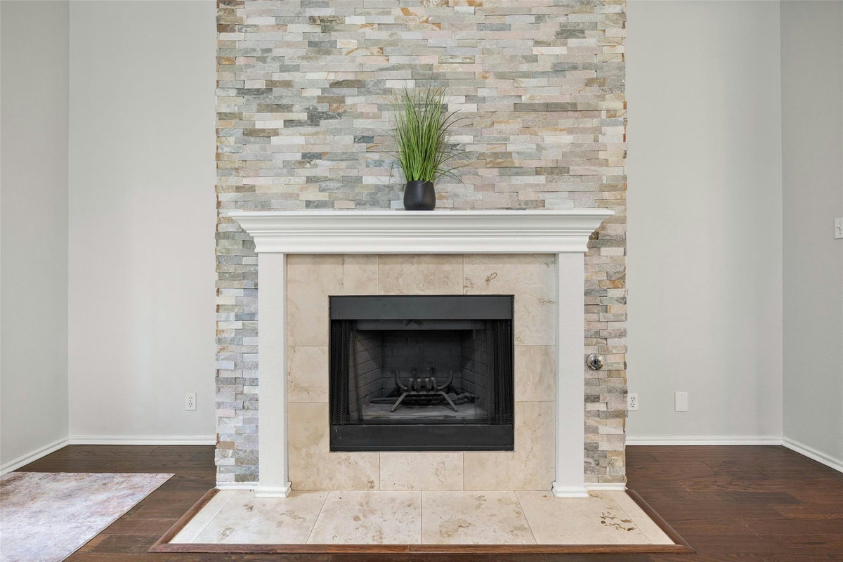 8610 Axis Dr — photo 3