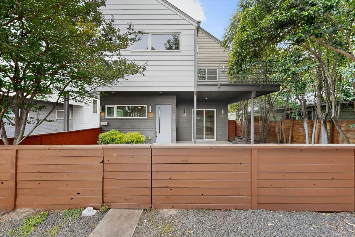400 W 51 St #A — photo 4