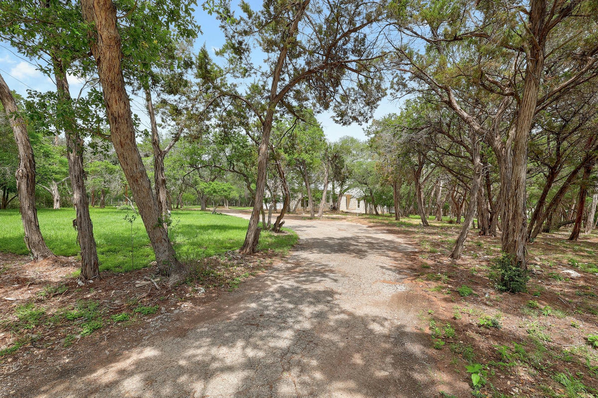 1700 Patterson Rd — exterior