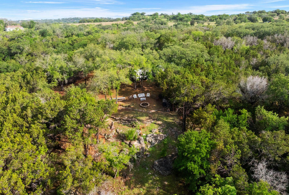 525 Soda Creek Rd — photo 3