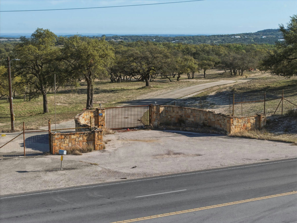 7890 US 290 Hwy — photo 4
