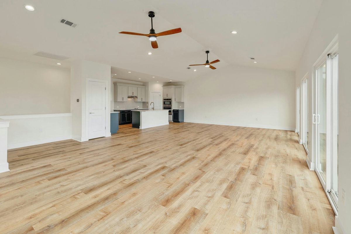 18716 W Lakeview Dr — photo 5