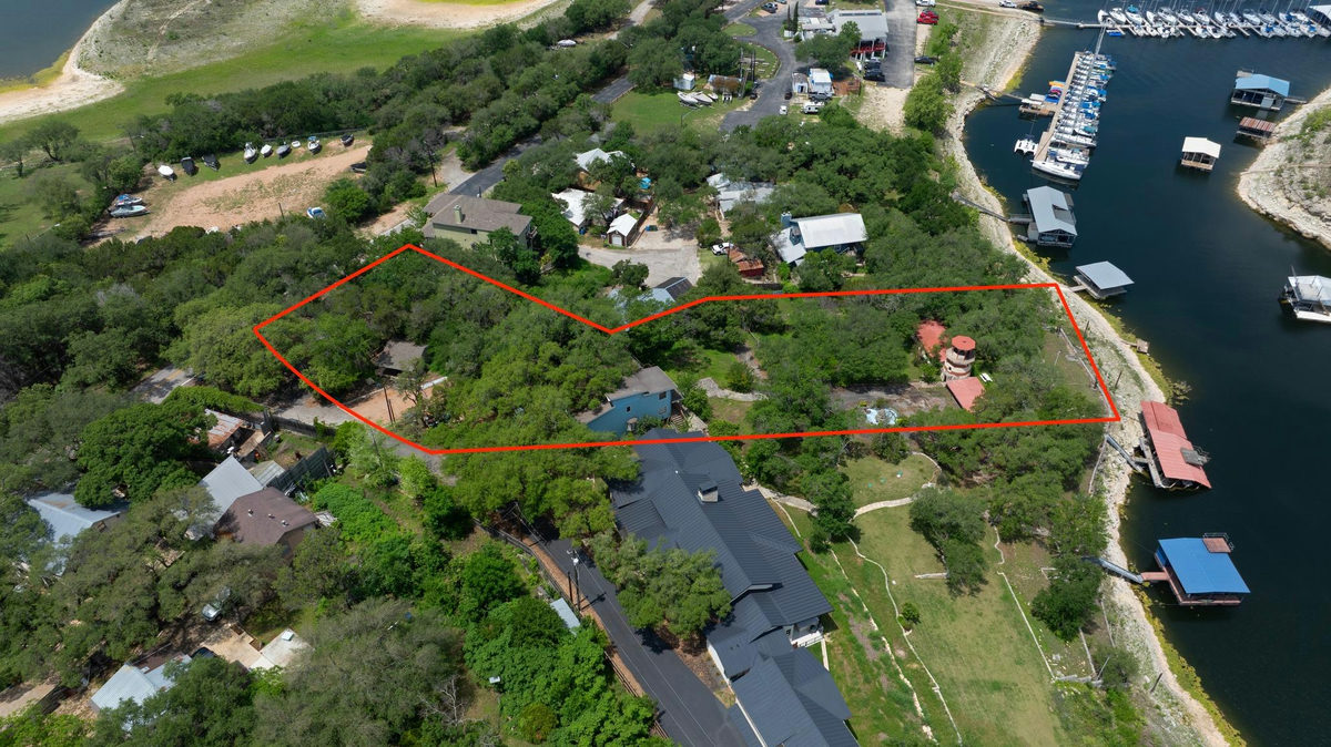 1004 Linscomb Dr — photo 2