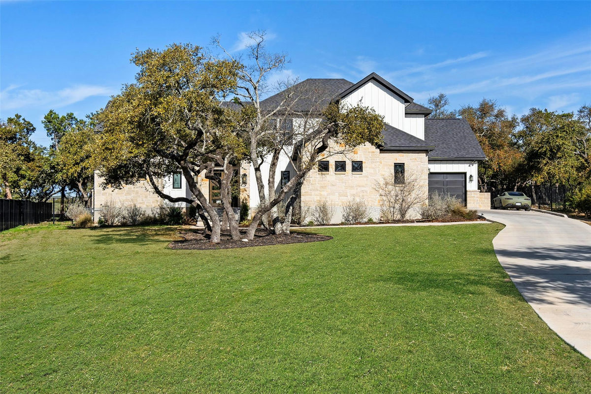 316 Stockman Dr — photo 2