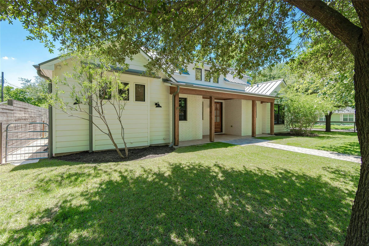 5805 Chesterfield Ave — photo 2