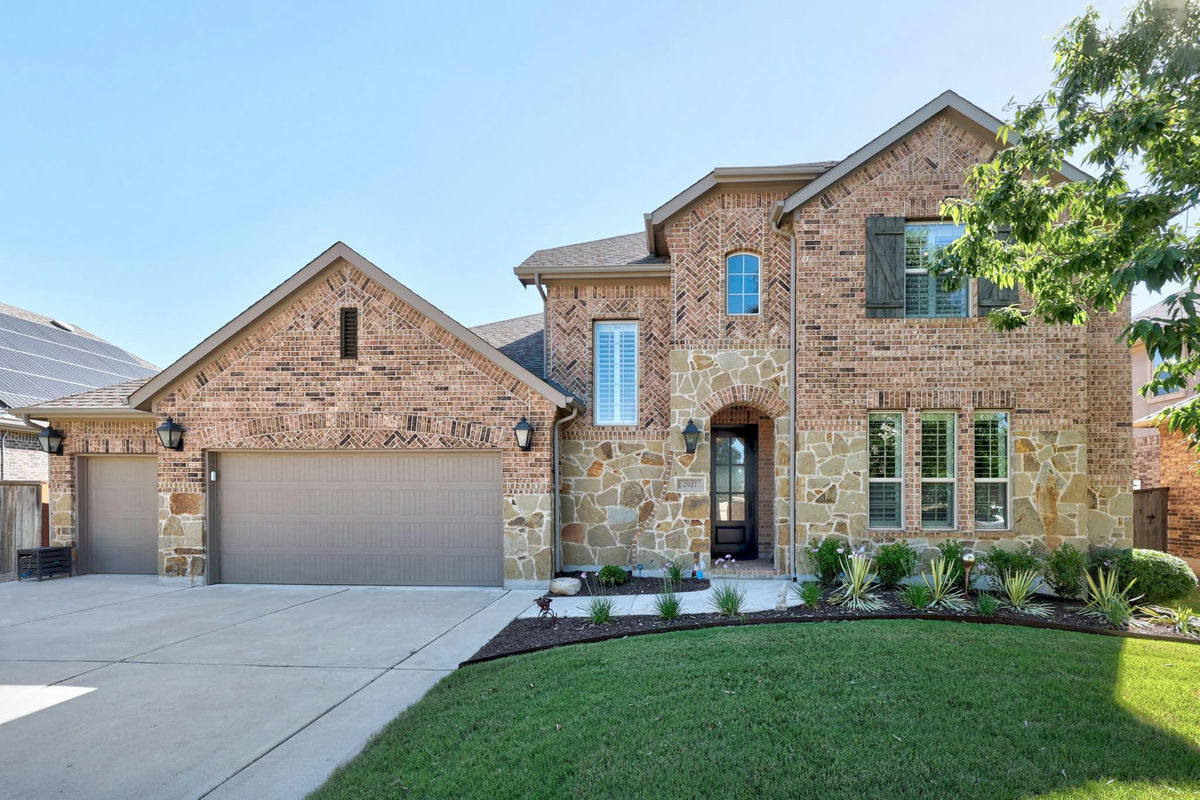 2927 San Milan Pass — exterior