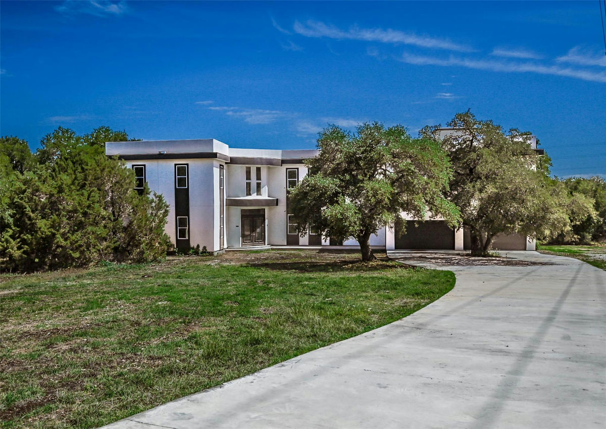 14300 Fallen Timber Dr — exterior