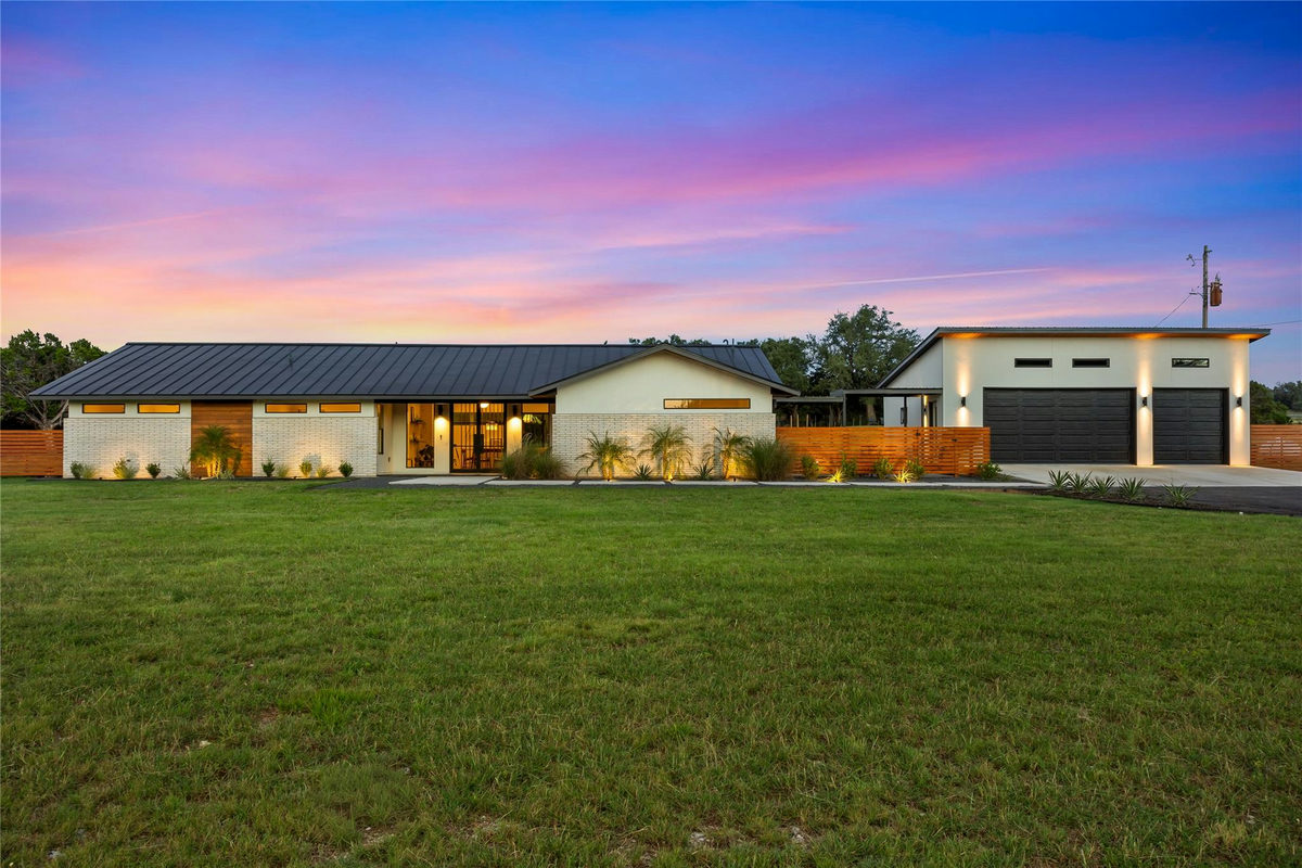 402 Rolling Hills Rd — exterior