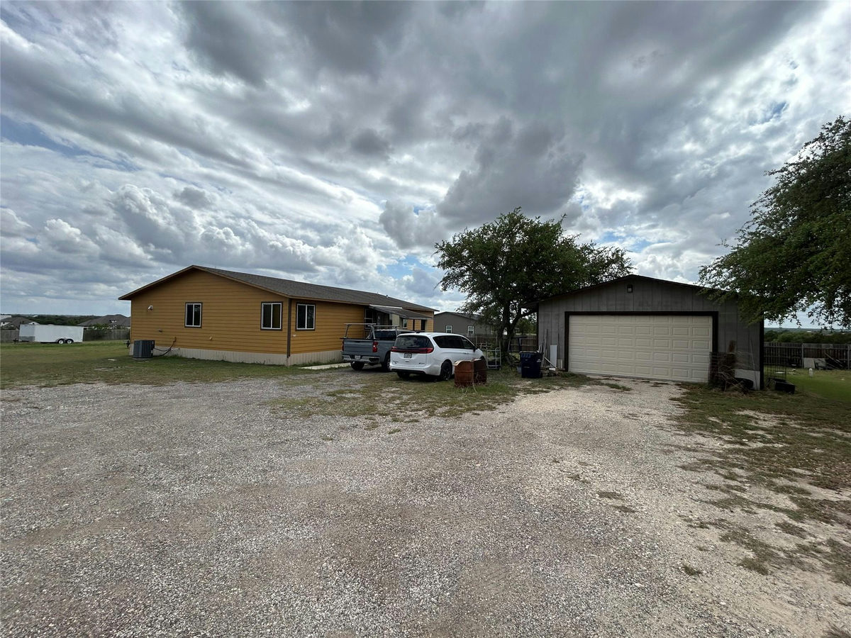 205 Montrose Dr — photo 5