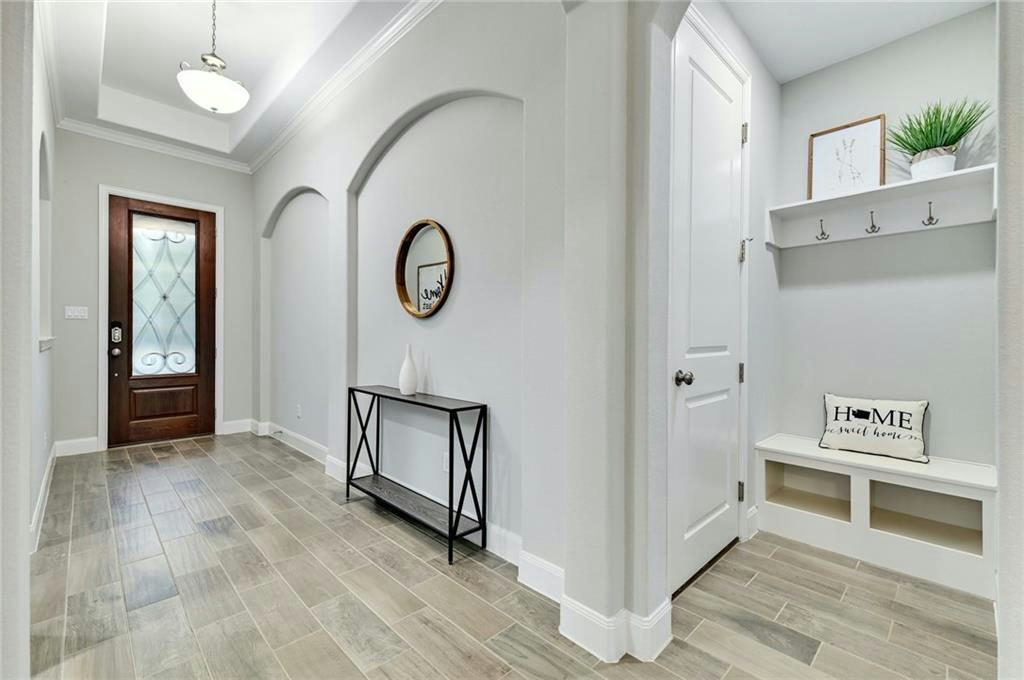 204 Maxwell Way — photo 3