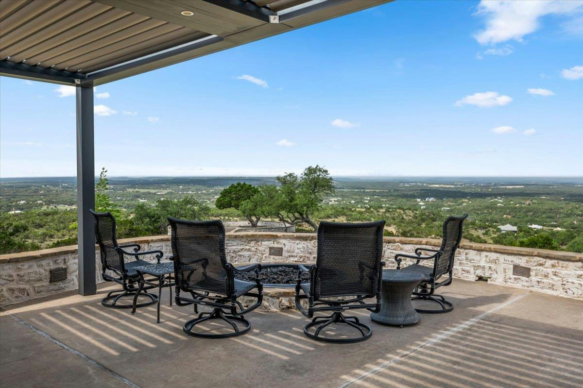 6594 W Hwy 290 — exterior