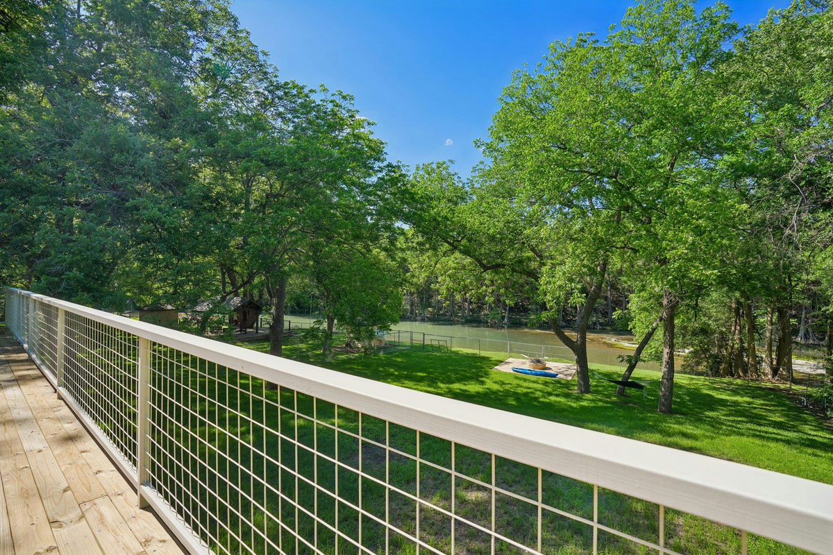 716 River Cliff Dr — photo 2