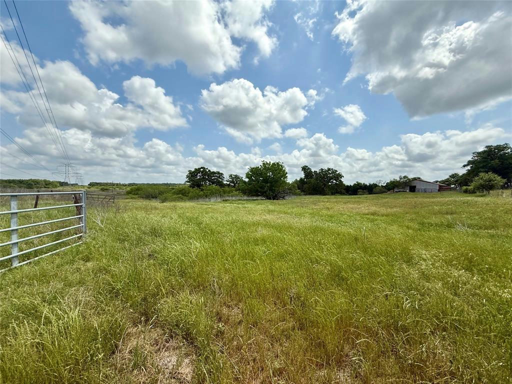 N County Line Rd — exterior