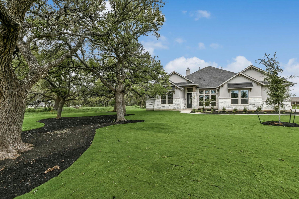 3109 Honeywood Dr — photo 2