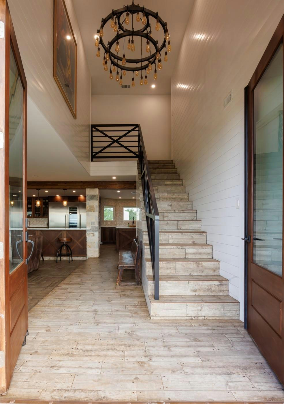 187 N Cedar Creek Dr — photo 2