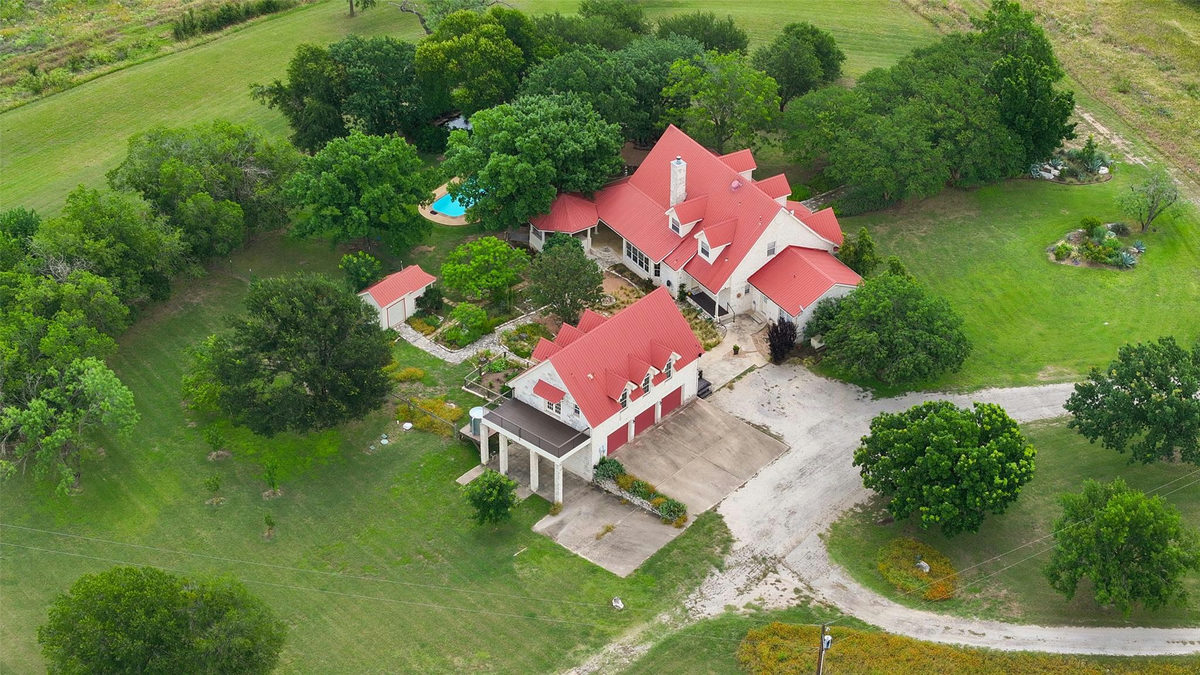 351 Laurel Crk — exterior