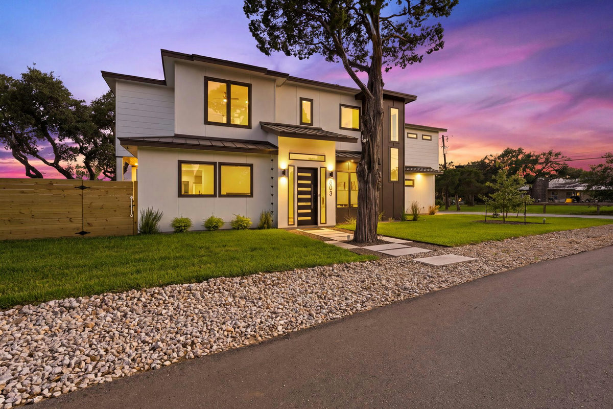 8503 Grandview Dr — exterior