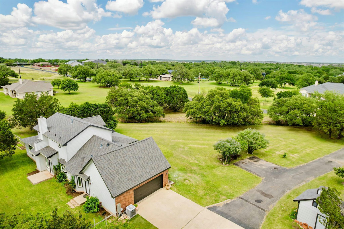 121 Lakewood Trl — photo 4