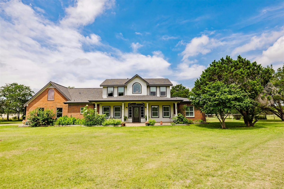 121 Lakewood Trl — exterior