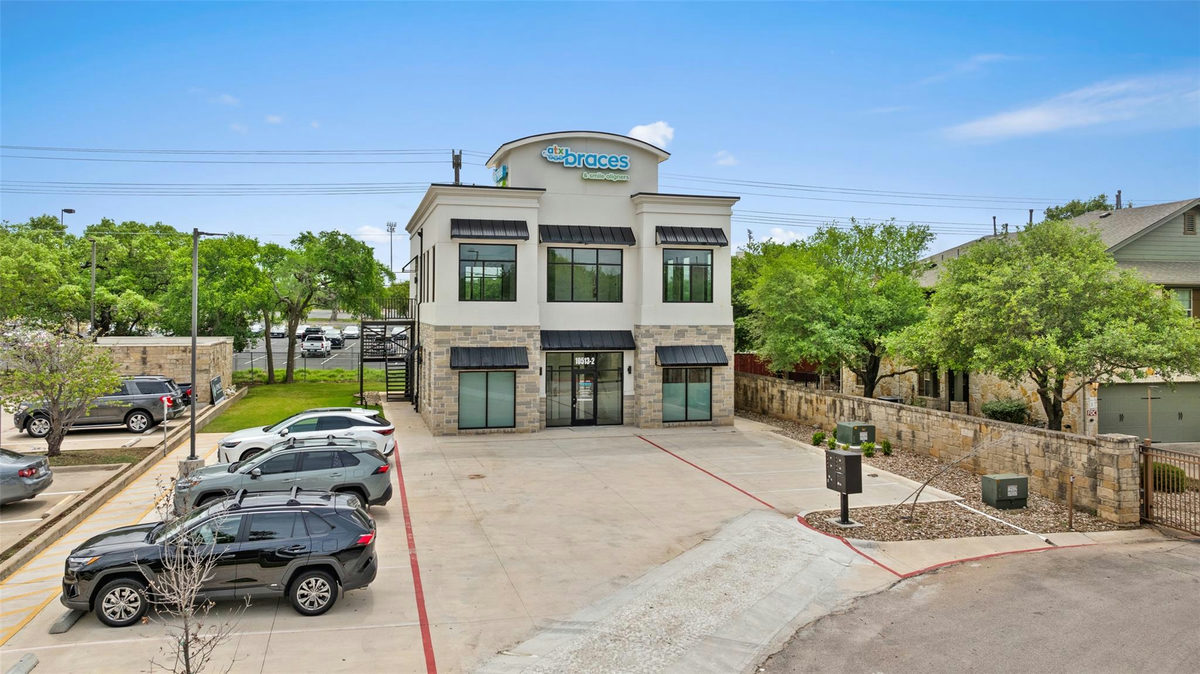 10513 W Parmer Ln — exterior