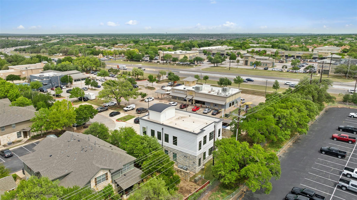 10513 W Parmer Ln — photo 4