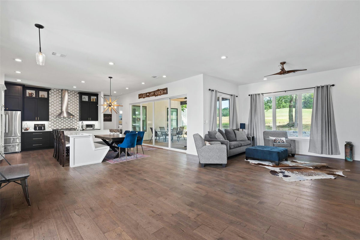 418 Venture Blvd S — photo 4