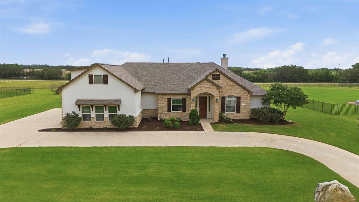 2440 Greatwood Trl — exterior
