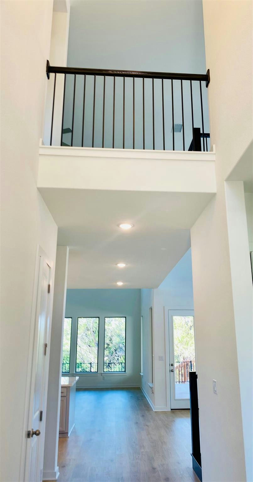 1417 White Daisy Ln — photo 2