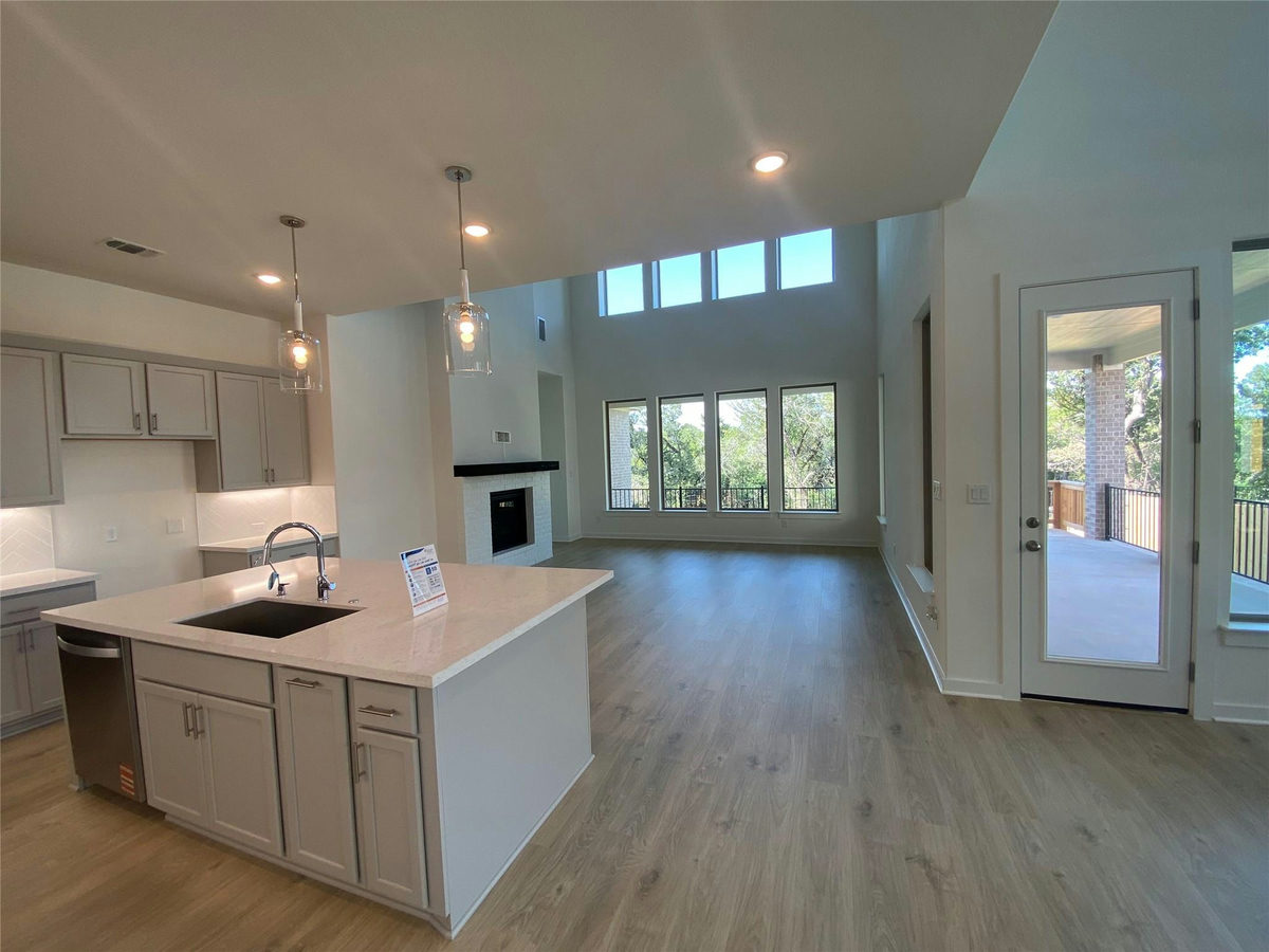 1417 White Daisy Ln — photo 5