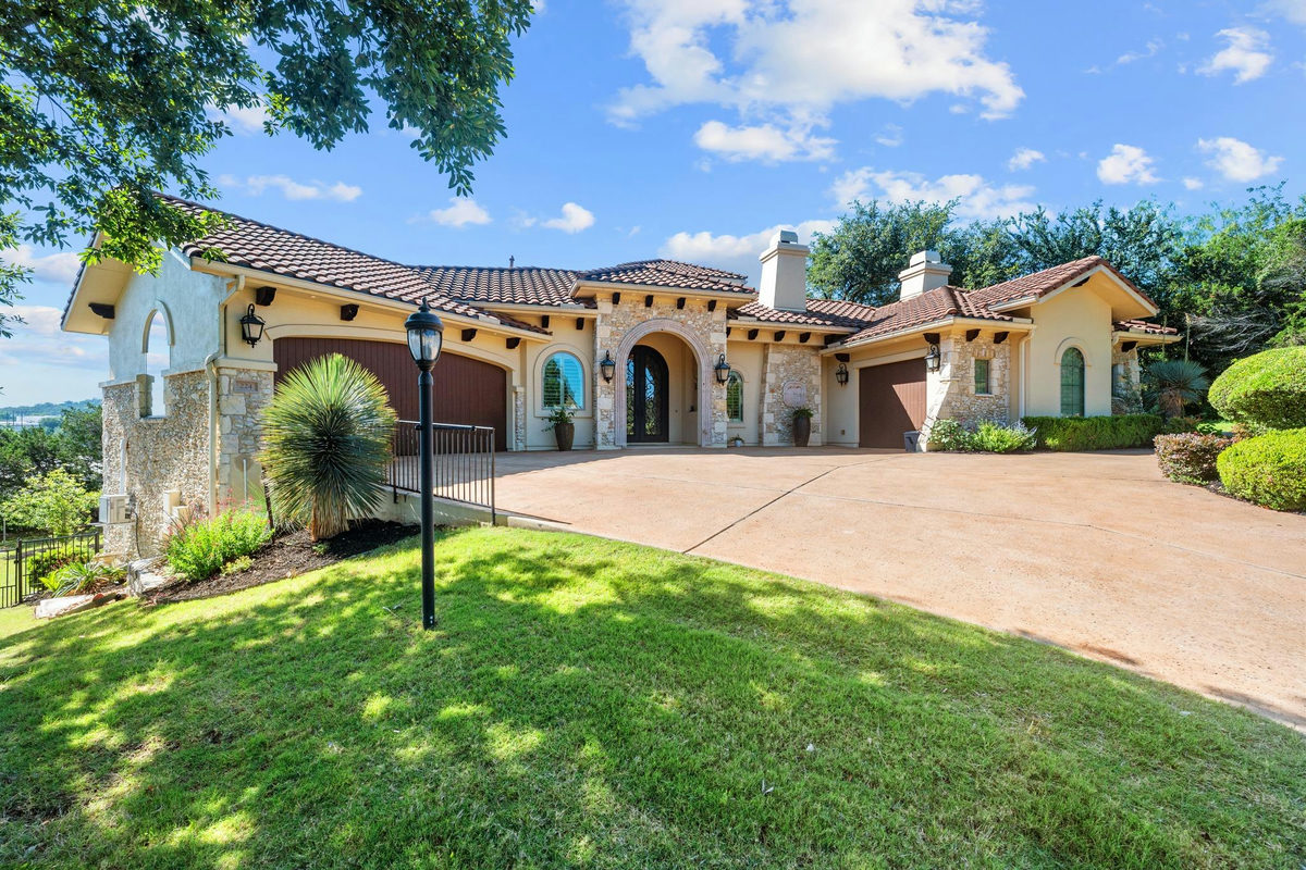 224 Neville Wood Ct — exterior
