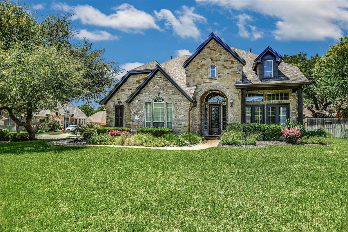 1100 Celtic Cv — exterior