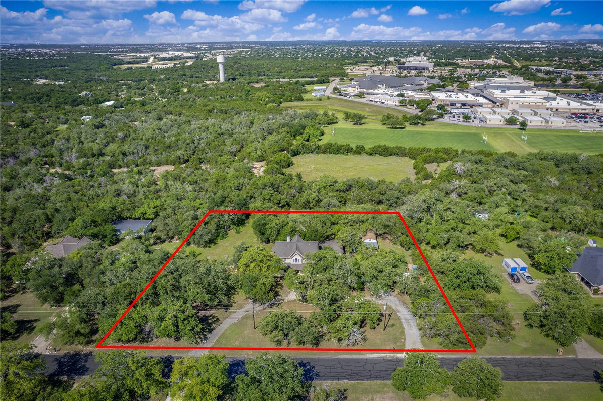 613 Breakaway Rd — photo 2