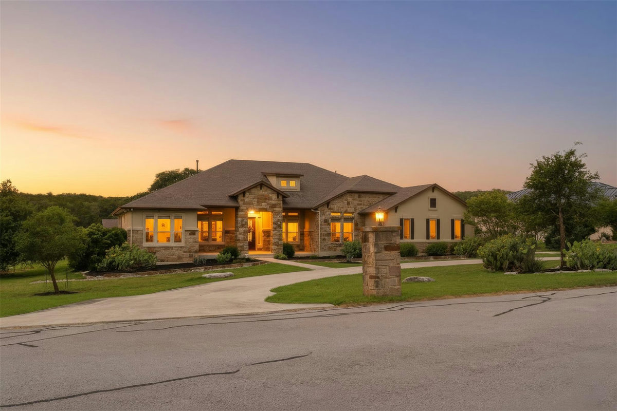 119 Hidden Canyon Cv — exterior