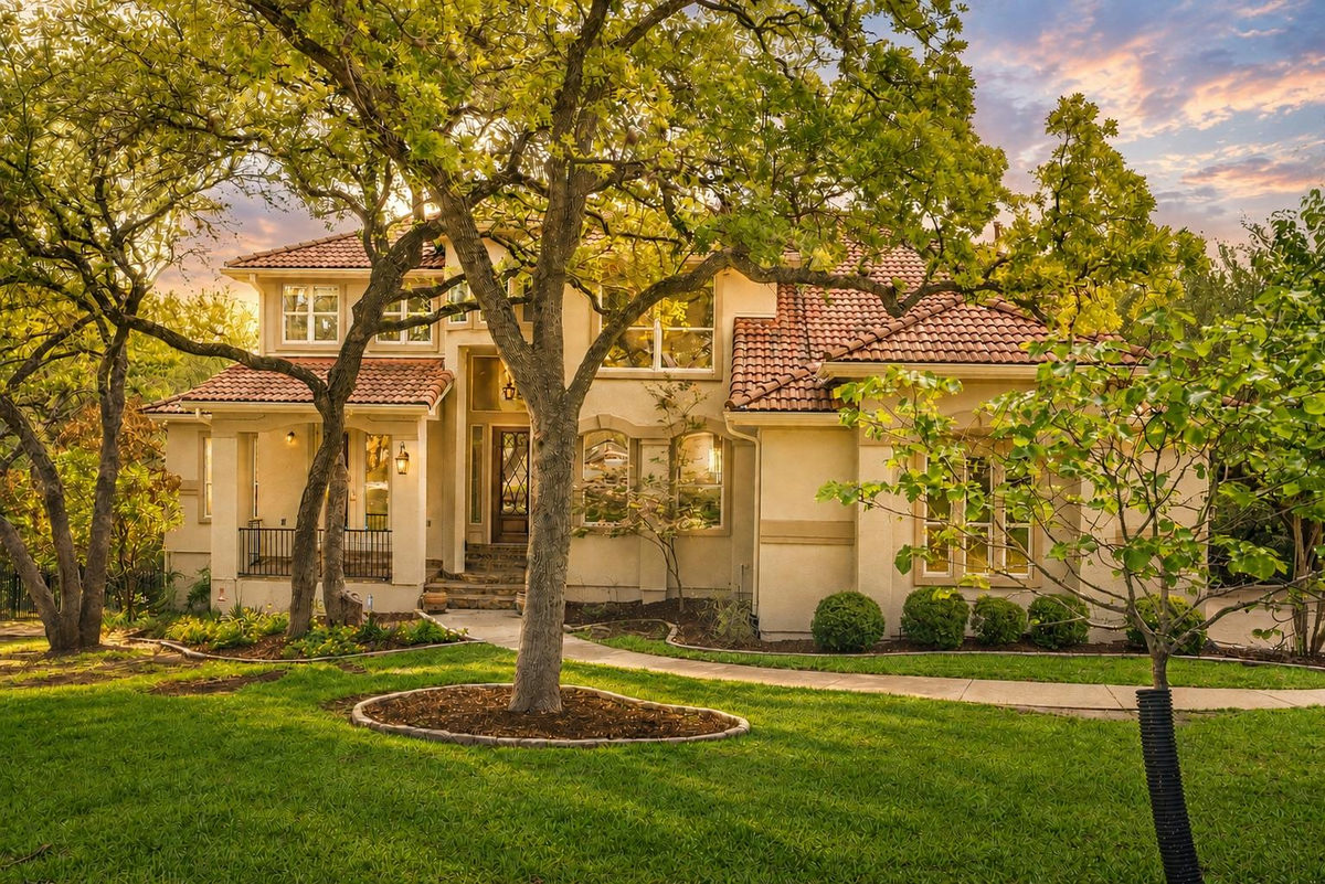 2901 Demona Dr — exterior