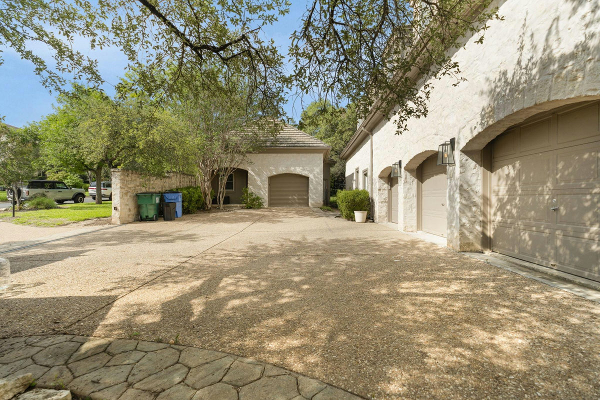 8616 Mendocino Dr — photo 4